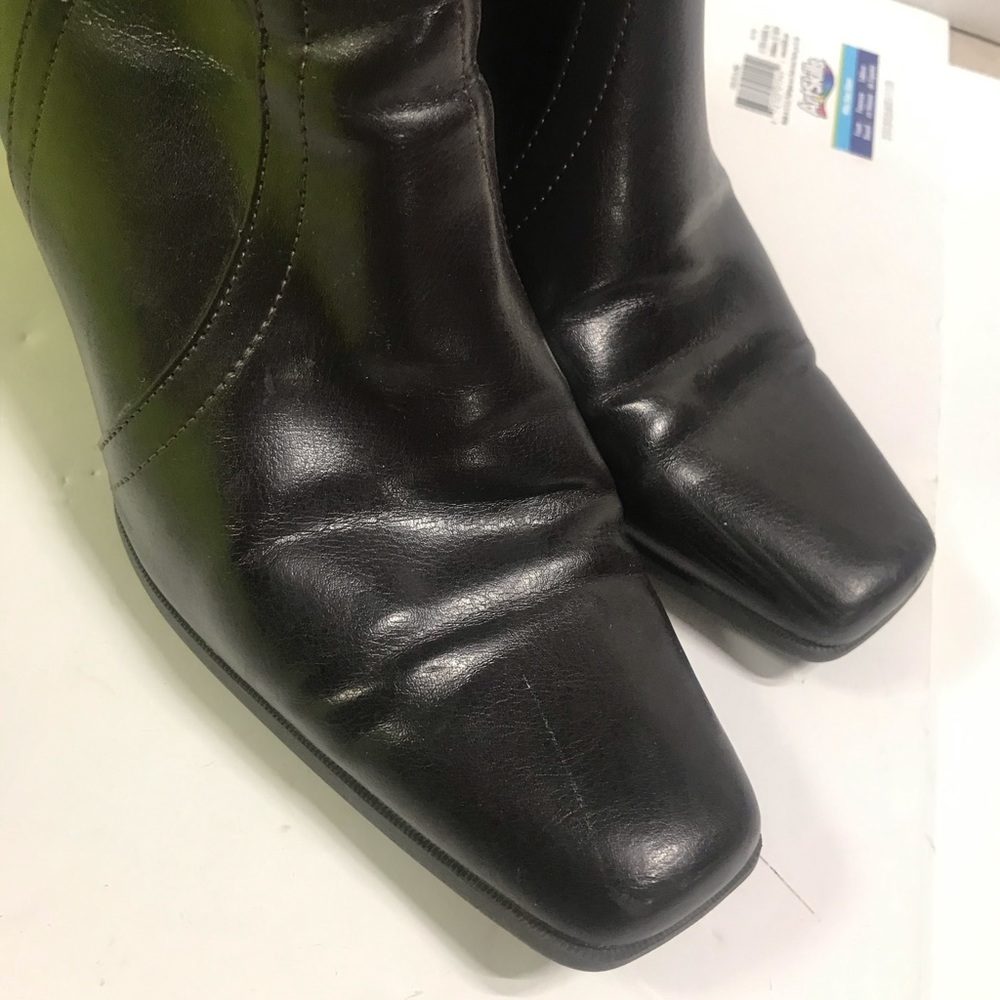 PREDICTIONS women's  faux leather boots, US size 8